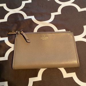 Kate spade leather wallet never used in great condition